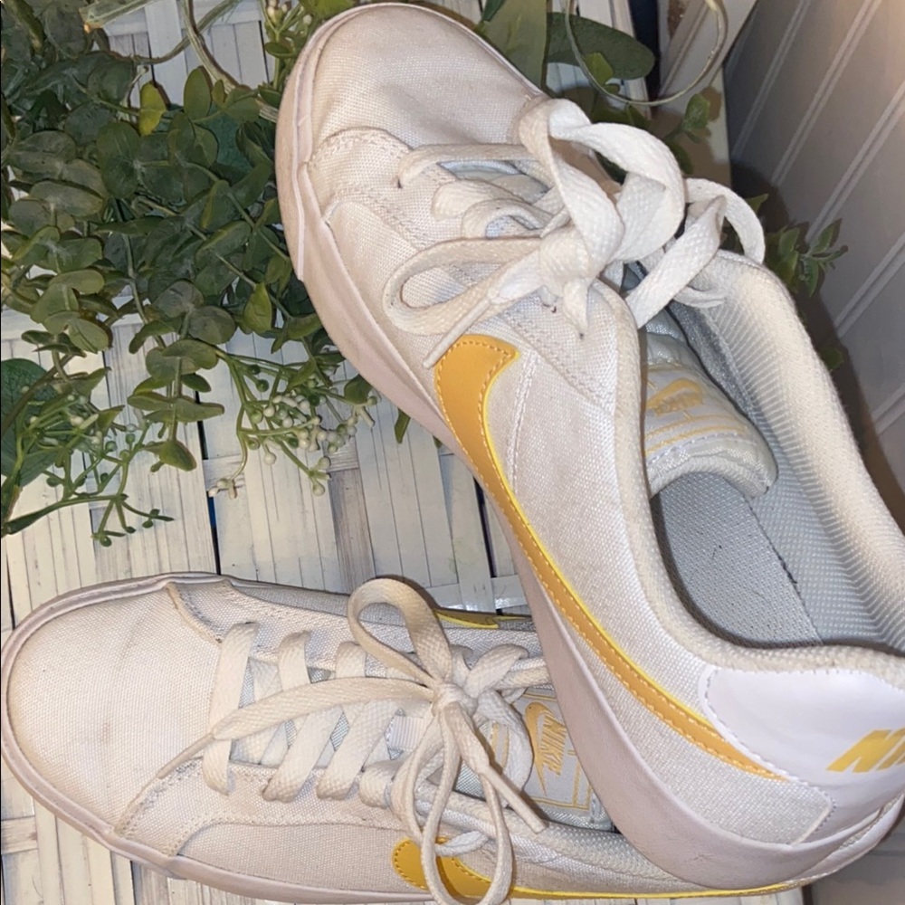 Nike White and Yellow Casual Canvas Shoes - Picture 3 of 6